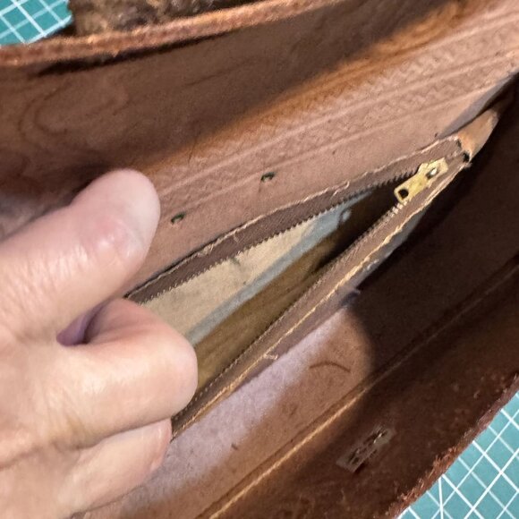 Vintage 1970 Brown Tooled Genuine Leather Crossbody Saddle Bag Western Floral Pu - Picture 7 of 14